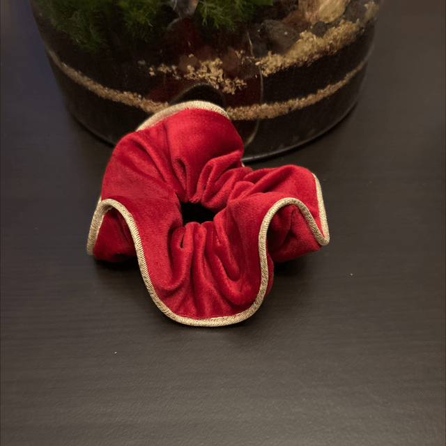 Chouchou en velours gratte rouge 